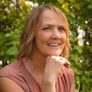 Headshot of Lisa Ward
