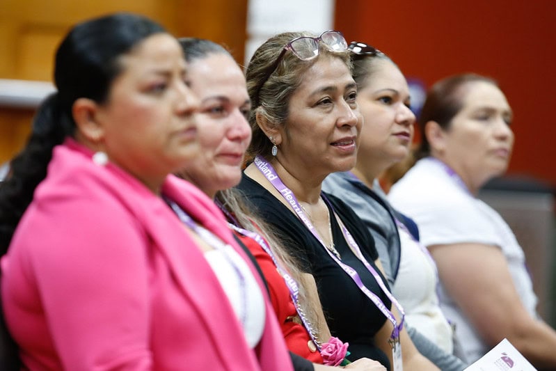 SNA-group-women-listening